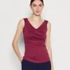 Anna Field Top - Dark Red