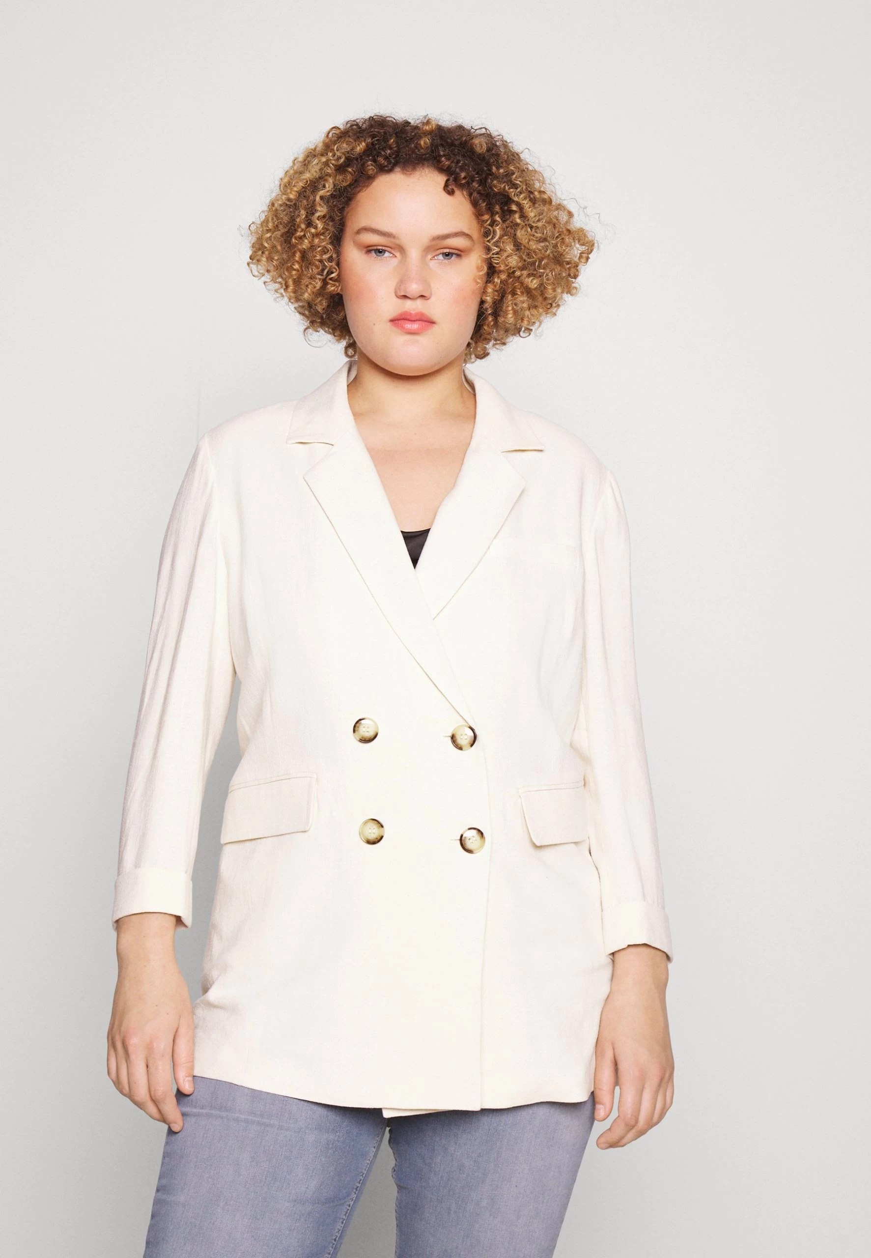 Blazer - Beige 1 Blazer - Beige