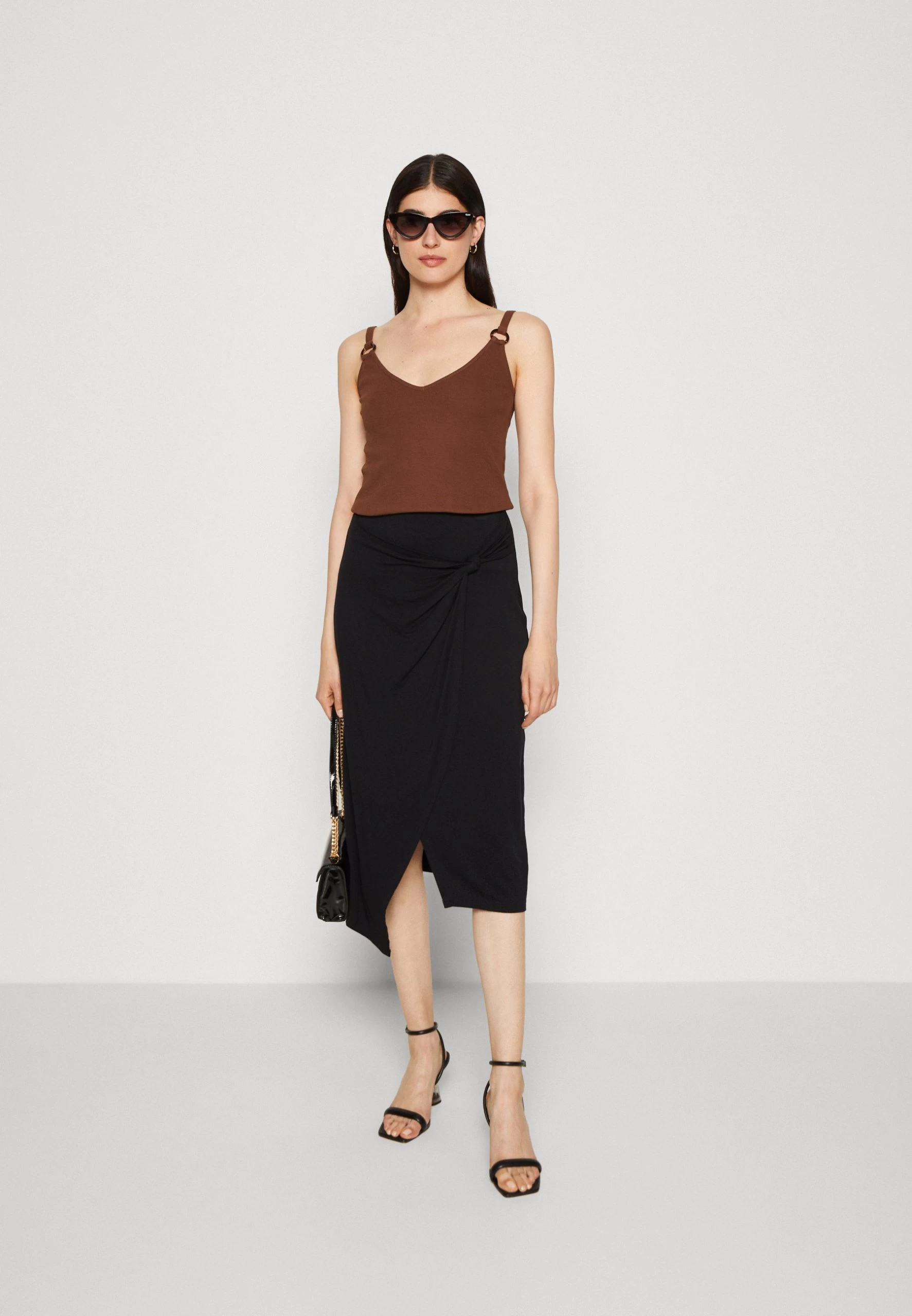 Anna Field Top - Dark Brown 2 Anna Field Top - Dark Brown - Imagen 2