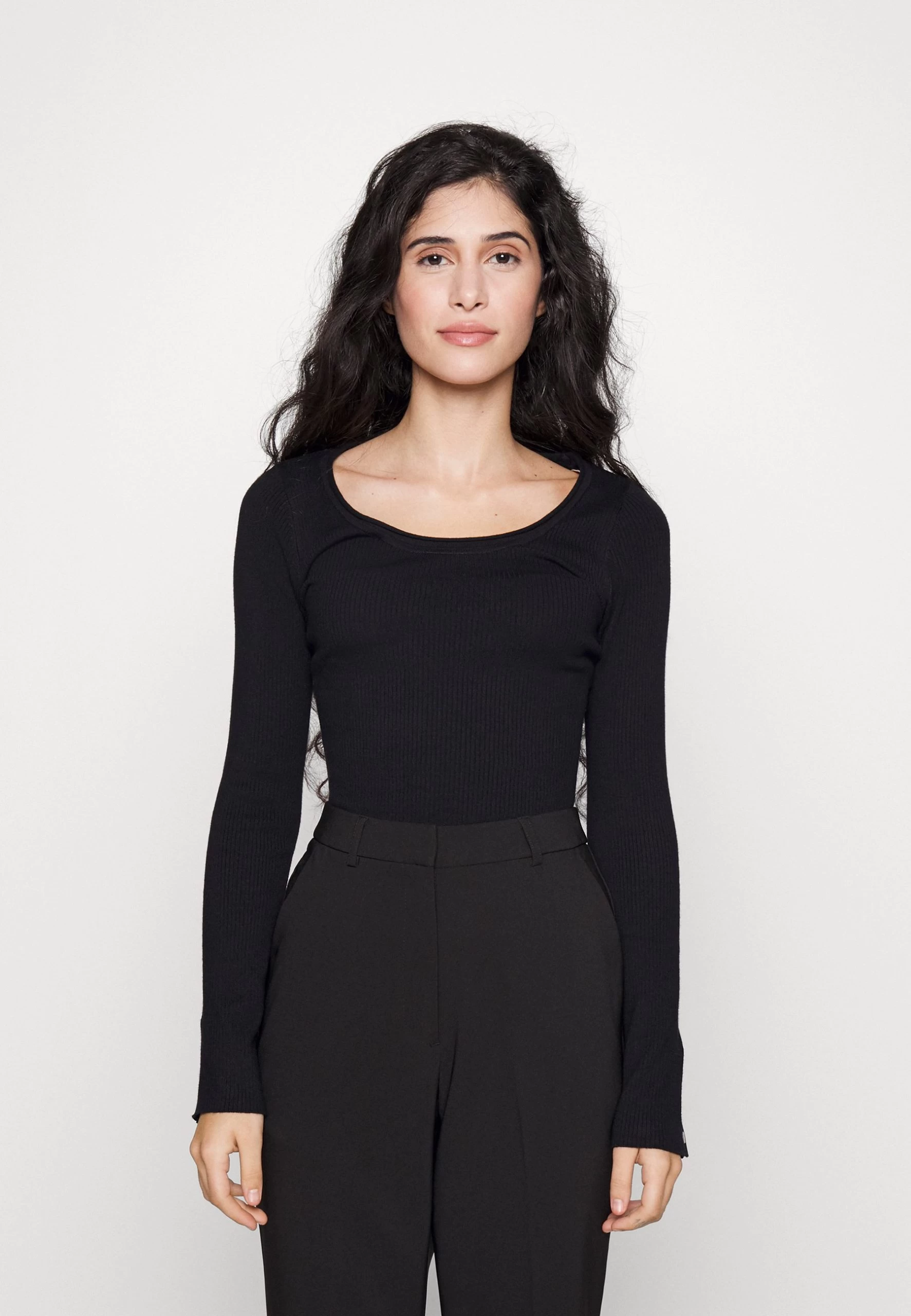 Button Detail - Jersey De Punto - Black 1 Button Detail - Jersey De Punto - Black