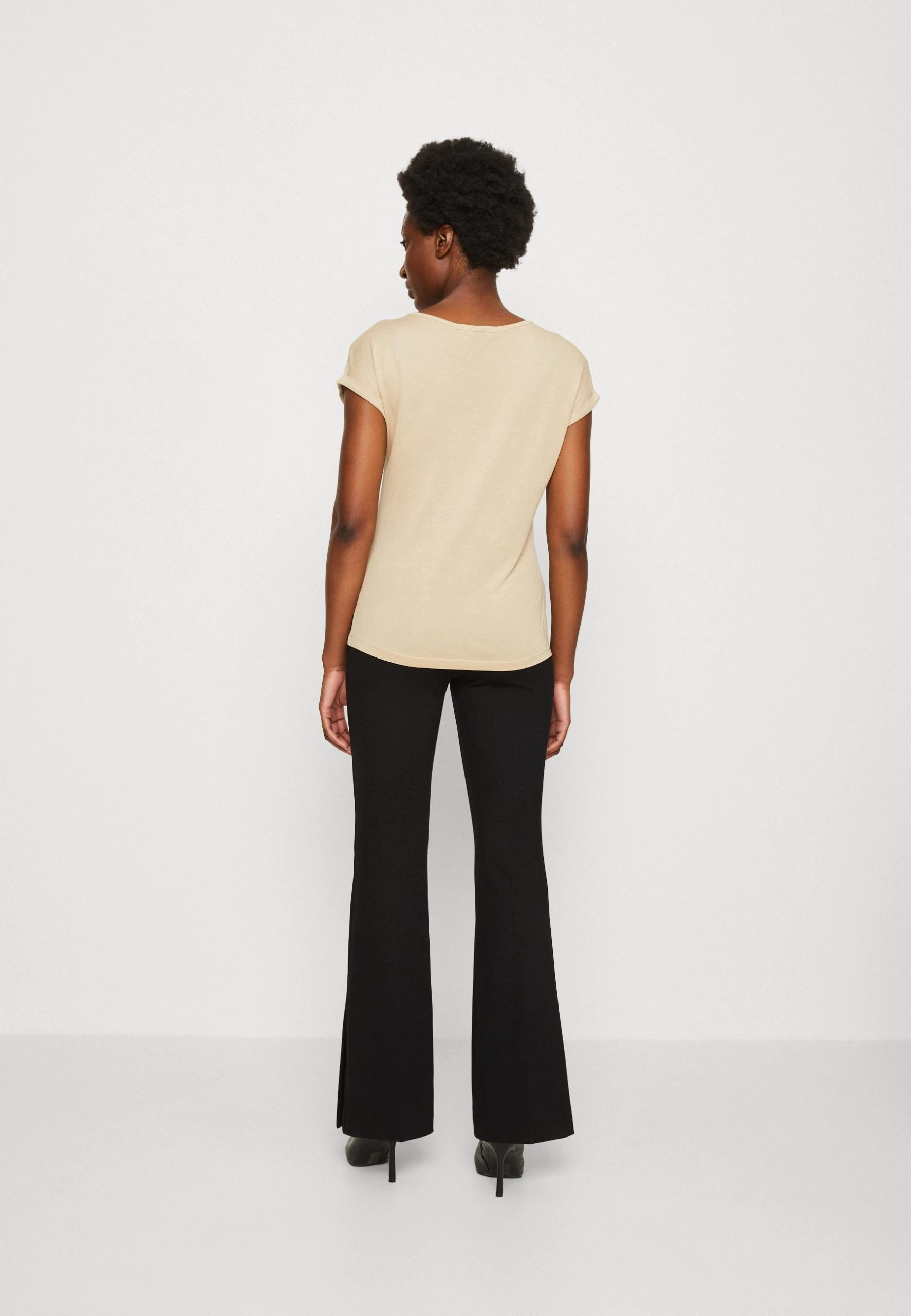 Anna Field 3 Pack - Camiseta Básica - Beige/Off-White/Red 3 Anna Field 3 Pack - Camiseta Básica - Beige/Off-White/Red - Imagen 3